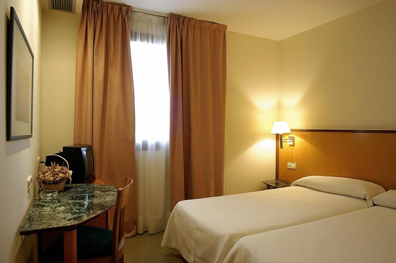 Hostal Meson Pepa โลโกรโญ ภายนอก รูปภาพ